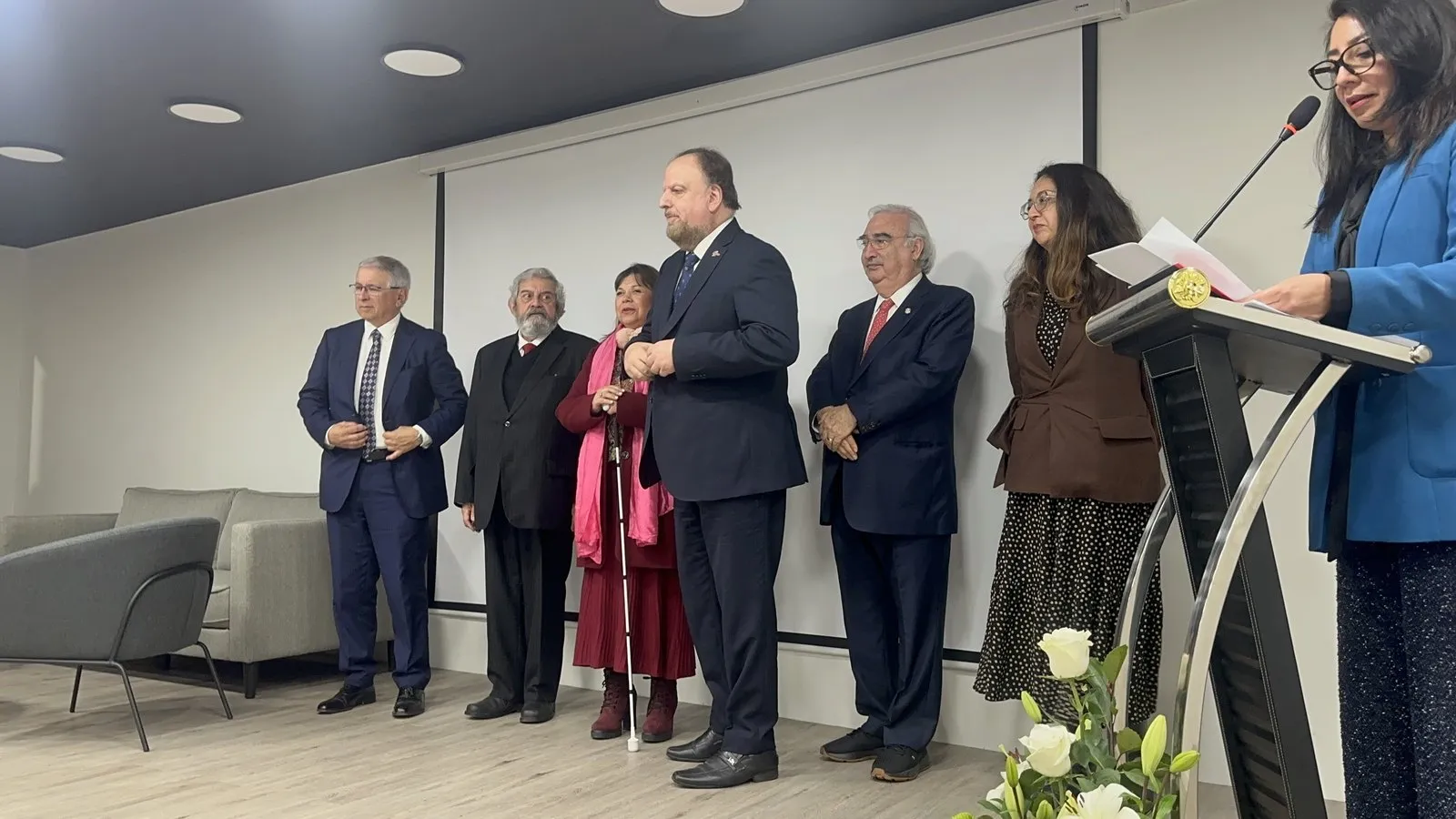Autoridades durante la inauguración de la Cátedra Educación para la Paz en la Universidad del Alba, La Serena